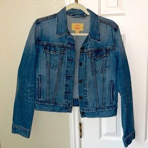 Levis Blue Denim Jacket. Button Up Trucker Long Sleeve Red Tab.